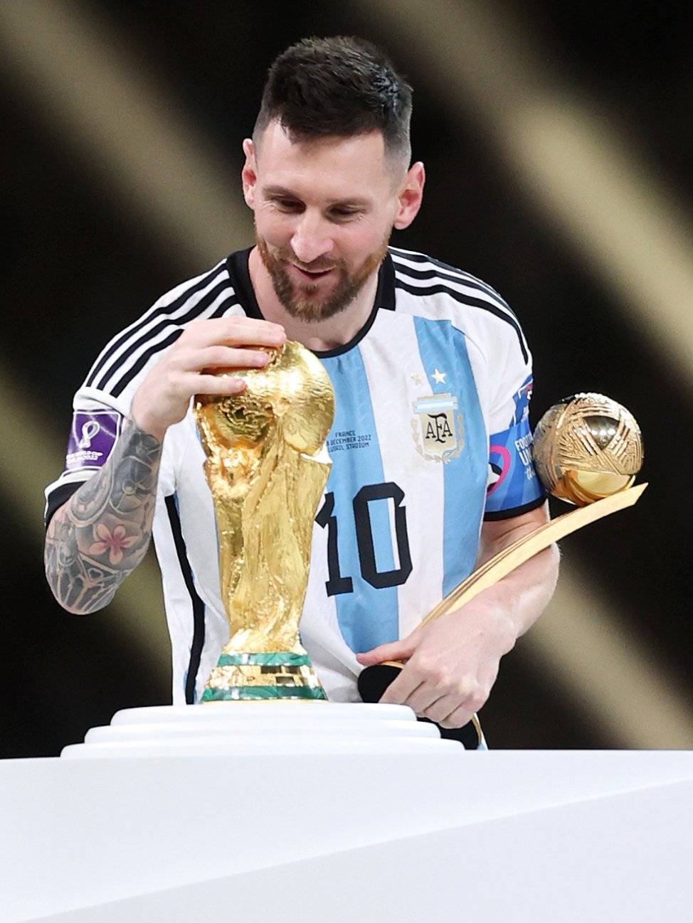 特还极大提 特还极大提