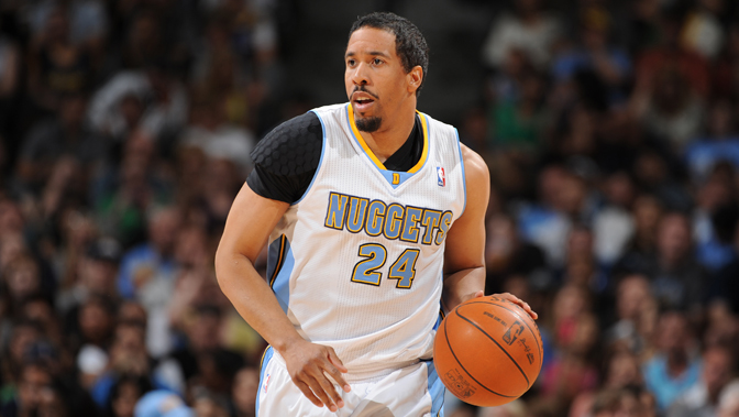 越的青训设 越的青训设